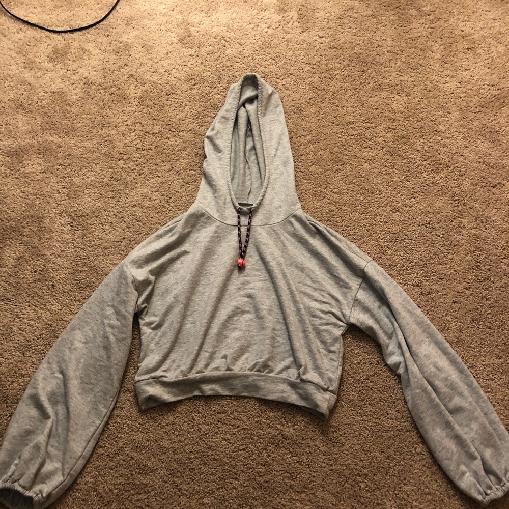 Cropped hooded shirt